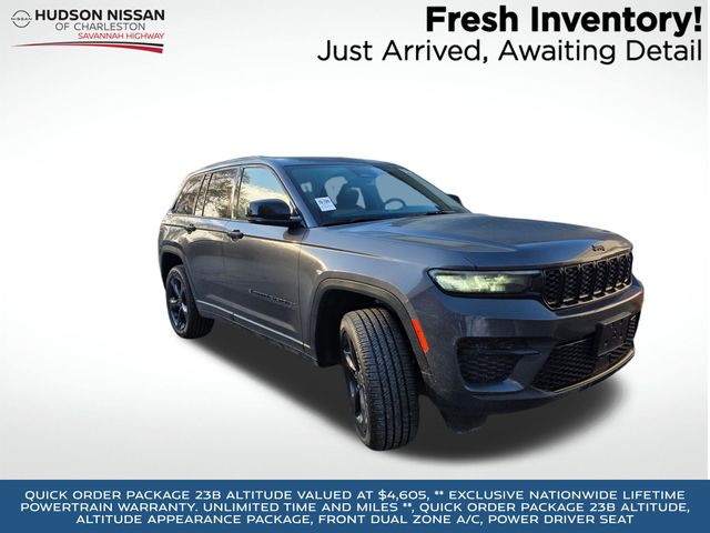 2023 Jeep Grand Cherokee Altitude 4WD