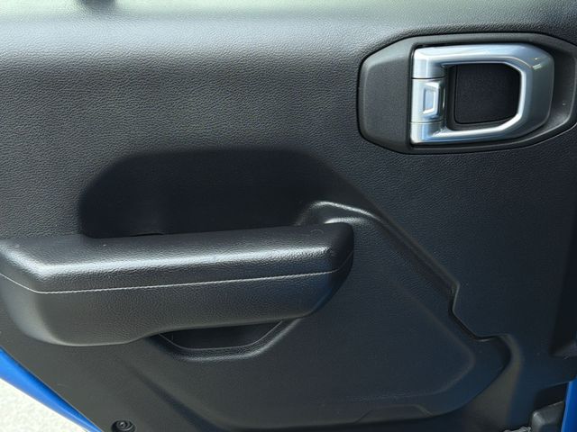 Used 2021 Blue Jeep Freedom Edition image 22