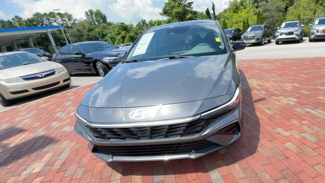 Used 2025 Hyundai Elantra Sedan