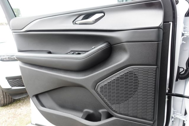 new 2025 Jeep Grand Cherokee car, priced at $37,275