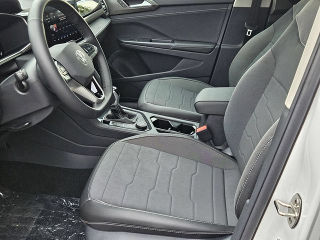 2025 Volkswagen Taos SE Black - Photo 10
