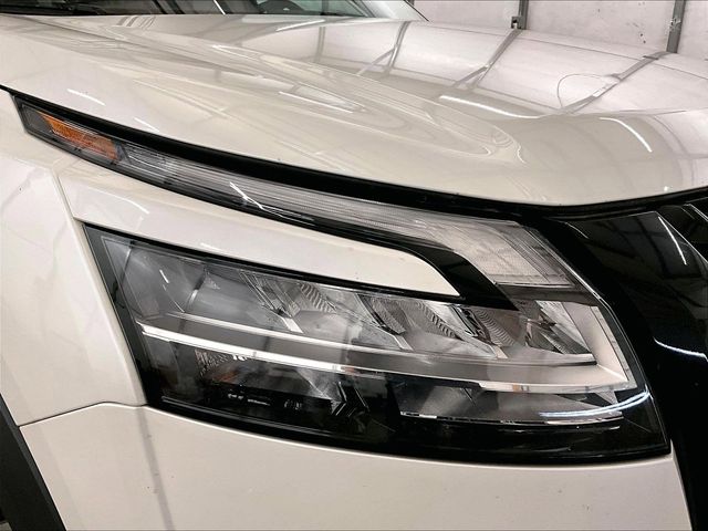 2023 Nissan Pathfinder SL White at Sutliff Volkswagen