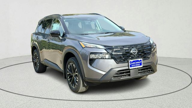 2026 Nissan Rogue Dark Armor's photo