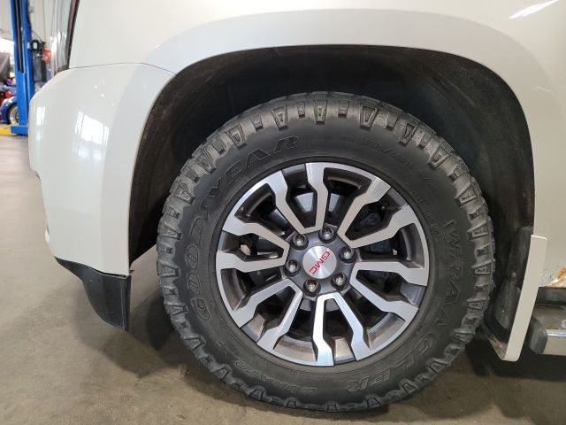 2015 White Diamond Tricoat GMC Yukon XL Denali 4X4 SUV