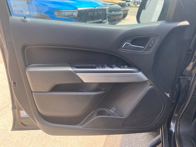 2020 Chevrolet Colorado LT - Black exterior view 10