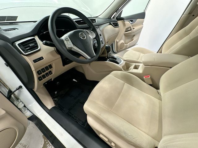 2016 Nissan Rogue SV White at Rafferty Subaru
