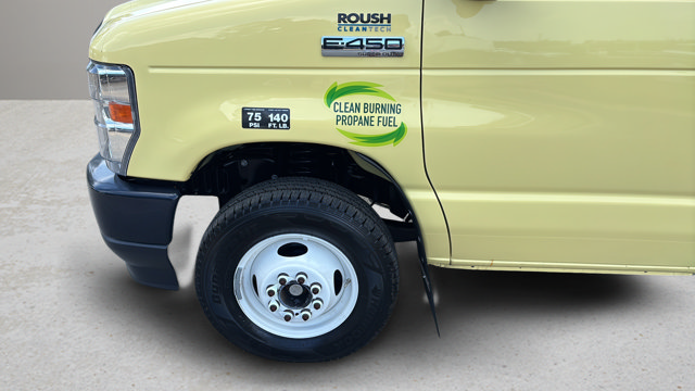 Used 2022 Yellow Ford Base image 42
