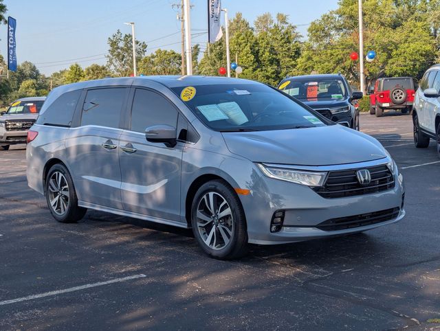 Certified Used 2024 Sonic Gray Pearl Honda Touring image 4