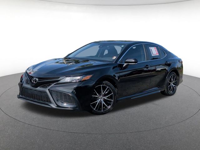 Midnight Black Metallic 2022 Toyota Camry Sedan Front-Wheel Drive 8-Speed Automatic