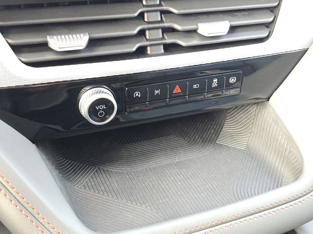 2025 Ford Explorer Active:B02481