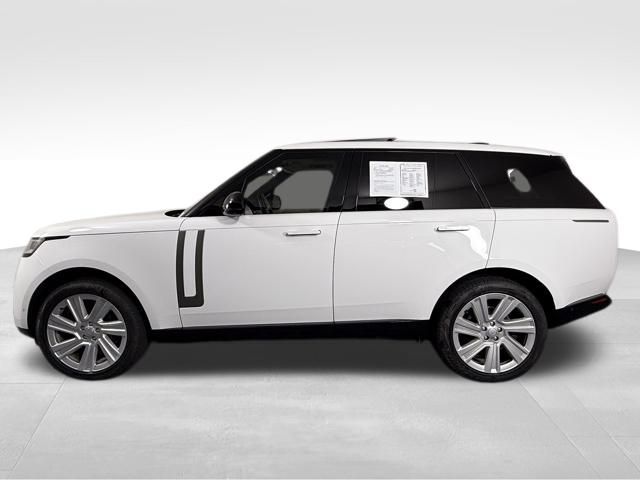 2023 Land Rover Range Rover SE 4