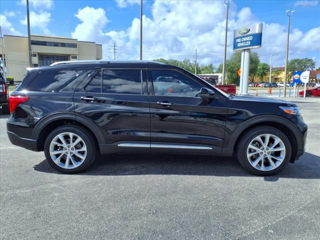 2022 Ford Explorer Platinum photo