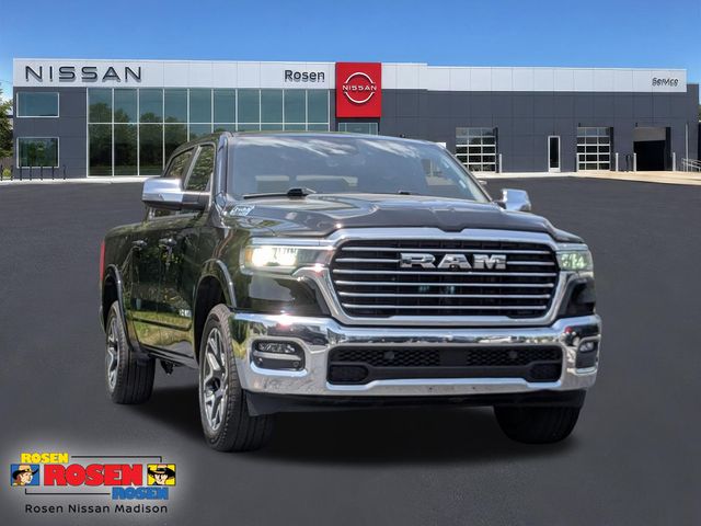 Diamond Black Crystal Pearlcoat 2025 RAM 1500 Pickup Truck Four-Wheel Drive 8-Speed Automatic