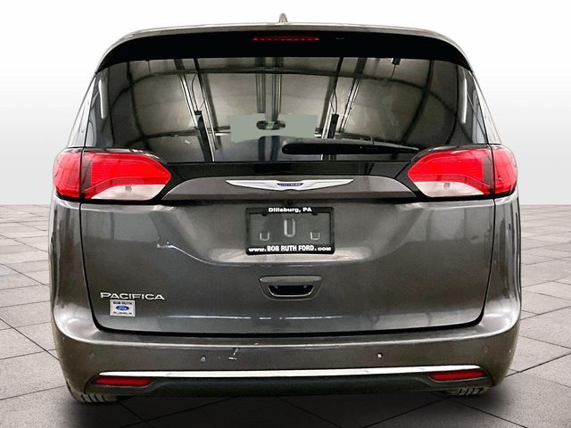 2018 Chrysler Pacifica Touring L - 3