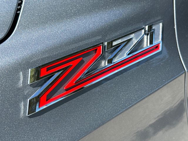 Used 2025 Gray Chevrolet Z71 image 6
