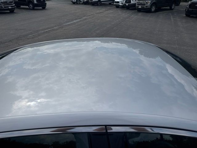 Used 2014 Ingot Silver Metallic Lincoln Base image 9