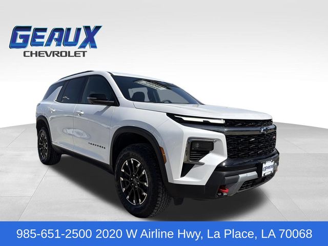 White (Iridescent Pearl Tricoat) 2025 Chevrolet Traverse SUV / Crossover Four-Wheel Drive 8-Speed Automatic
