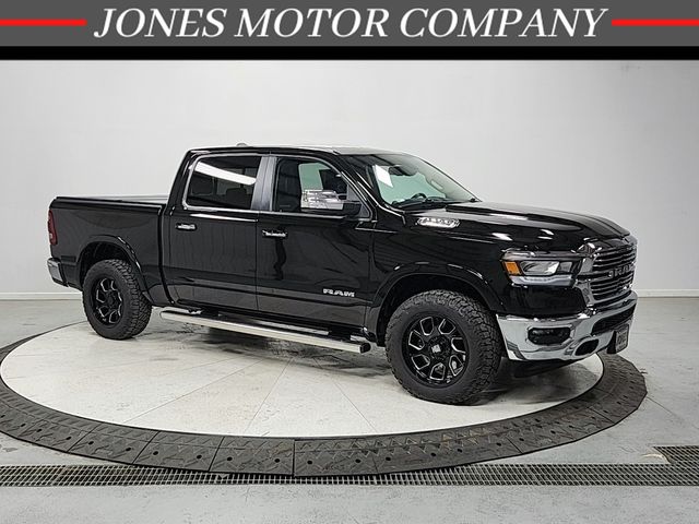 Diamond Black Crystal Pearlcoat 2019 RAM 1500 Laramie Crew Cab 4WD Pickup Truck Four-Wheel Drive 8-Speed Automatic