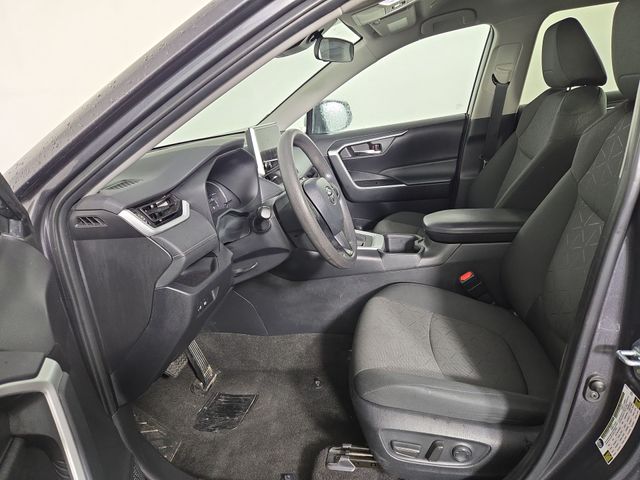 2024 Toyota RAV4 XLE photo