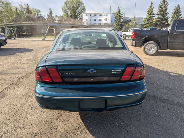 2001 Chevrolet Lumina Base FWD Sedan