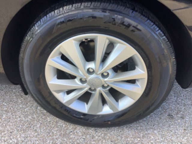 Used 2018 Aurora Black Kia LX image 35