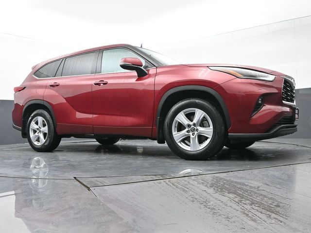 2021 Toyota Highlander LE 33