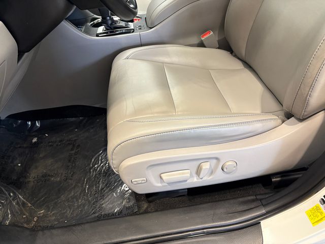 Used 2019 White Toyota XLE image 8