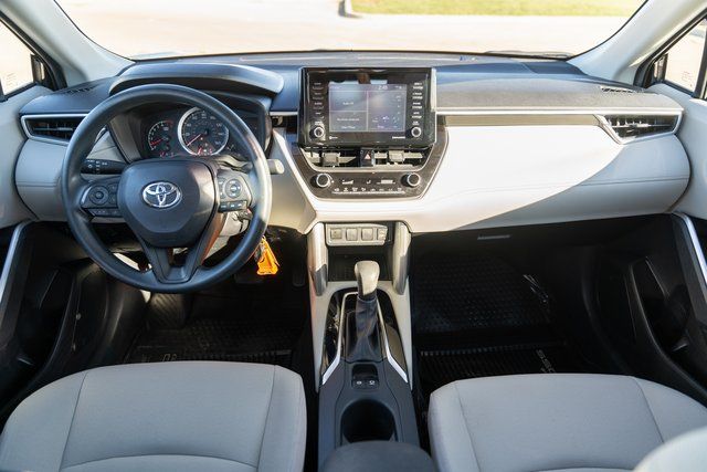 2022 Toyota Corolla Cross L 14