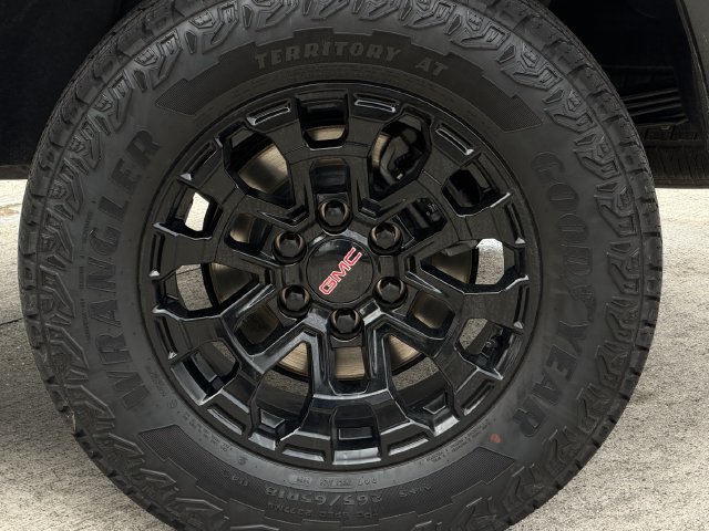 2023 GMC Canyon AT4 White at AutoSavvy Houston Northwest