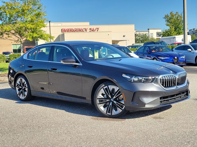 Black Sapphire Metallic 2026 BMW 5 Series Sedan Rear-Wheel Drive 8-Speed Automatic