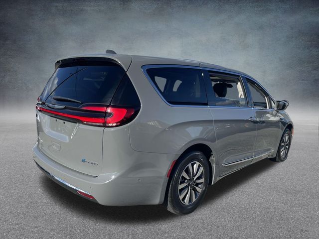 2022 Chrysler Pacifica Hybrid Limited 11