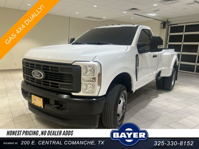 Oxford White 2024 Ford F-350 Super Duty Pickup Truck Four-Wheel Drive Automatic