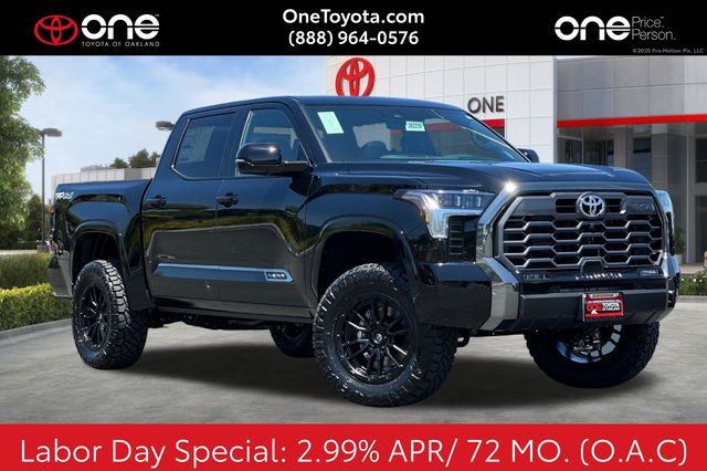 2026 Toyota Tundra Negro (Midnight Black Metallic) Camioneta Todo terreno Automática