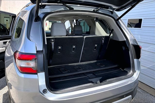 Used 2025 Honda Pilot Touring 4D Sport Utility