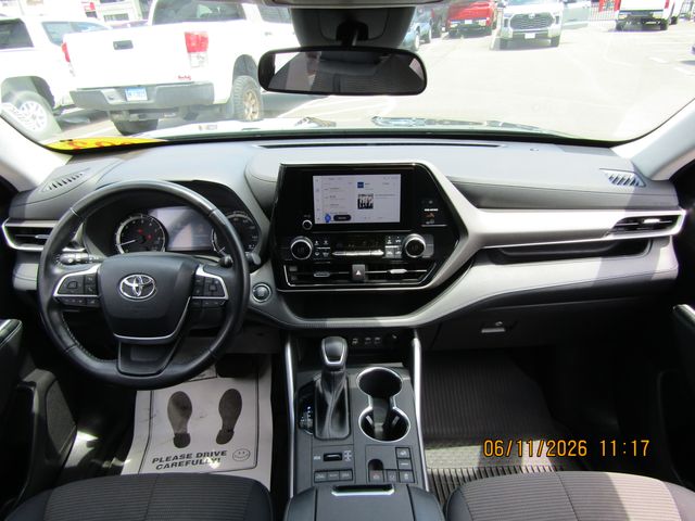 used 2023 Toyota Highlander car, priced at $32,999