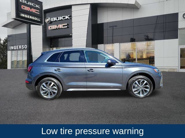 2022 Audi Q5 45 S line Premium 11