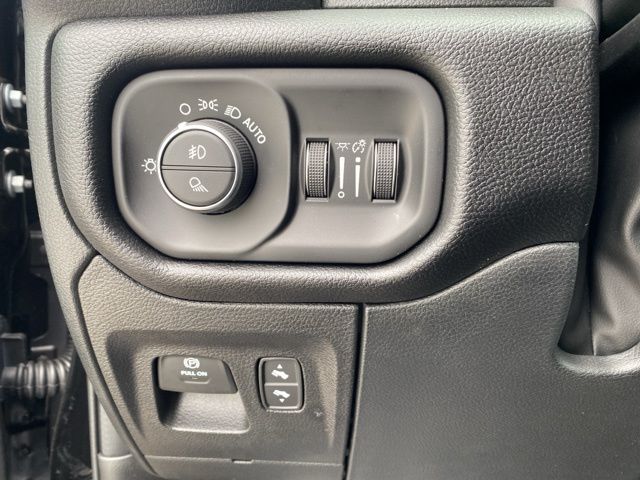 2026 Ram 1500 Big Horn/Lone Star - Diamond Black Crystal Pearlcoat exterior view 14