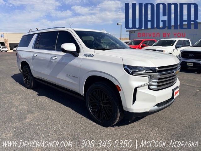 White (Iridescent Pearl Tricoat) 2021 Chevrolet Suburban SUV / Crossover Four-Wheel Drive 
