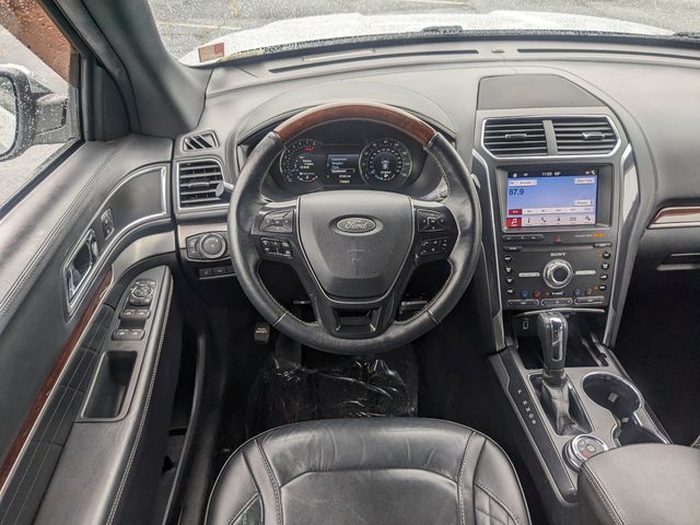 2019 Ford Explorer Platinum photo