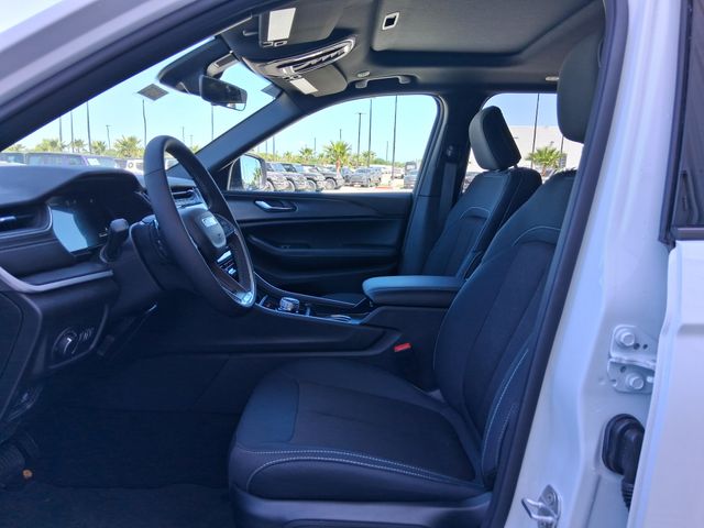 New 2026 White Jeep Laredo X image 19