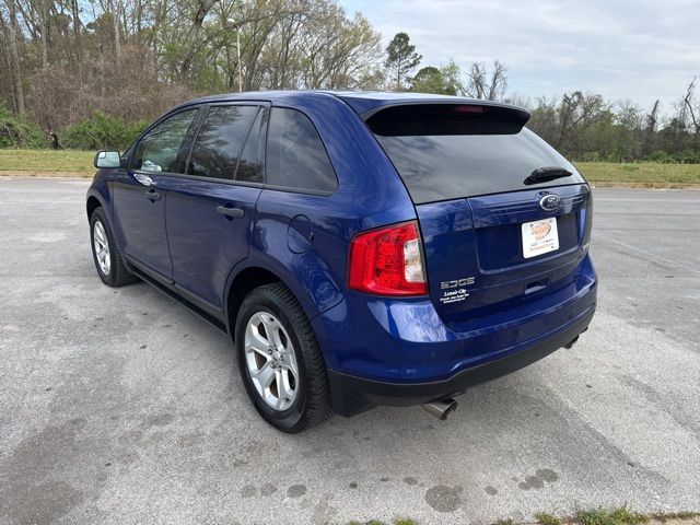 Used 2014 Blue Ford SE image 5