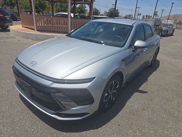 Silver 2024 Hyundai Sonata Sedan Front-Wheel Drive 8-Speed Automatic