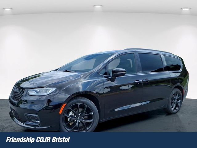 Diamond Black Crystal Pearlcoat 2025 Chrysler Pacifica Minivan Front-Wheel Drive 9-Speed Automatic