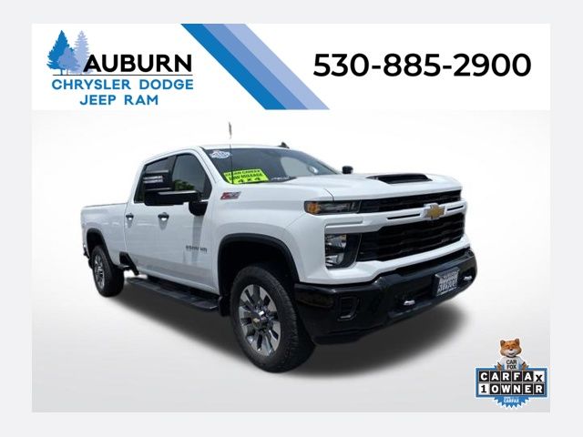 Summit White 2024 Chevrolet Silverado 2500HD Pickup Truck Four-Wheel Drive Automatic