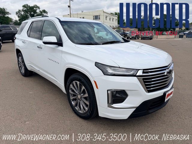 Summit White 2022 Chevrolet Traverse SUV / Crossover Four-Wheel Drive 9-Speed Automatic