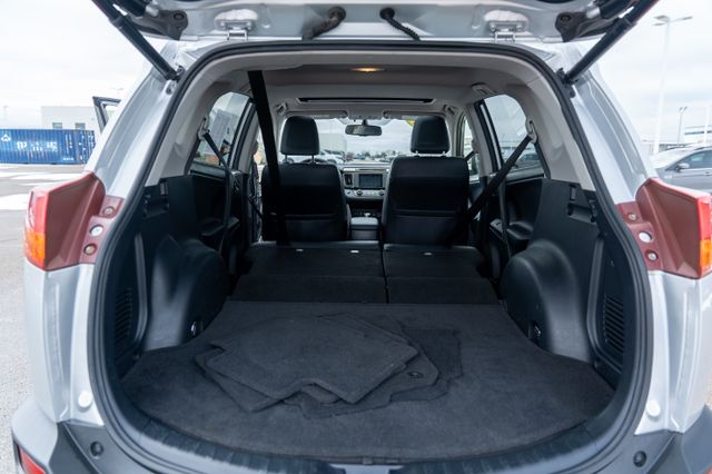 2013 Toyota RAV4 Limited 16