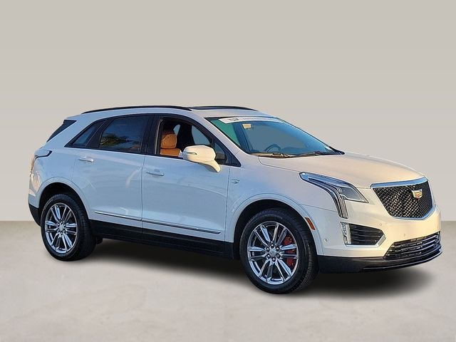 Crystal White Tricoat 2025 Cadillac XT5 SUV / Crossover Four-Wheel Drive 9-Speed Automatic