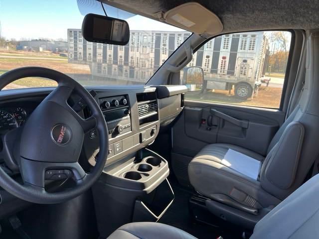 2022 GMC Savana 3500 Work Van 12