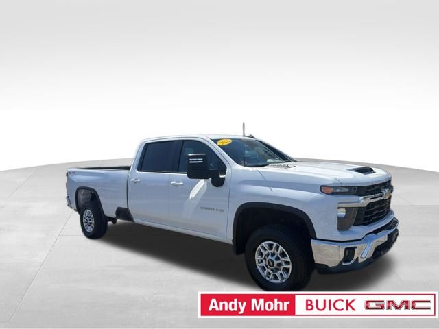 Summit White 2025 Chevrolet Silverado 2500HD LT Crew Cab 4WD Pickup Truck Four-Wheel Drive Automatic