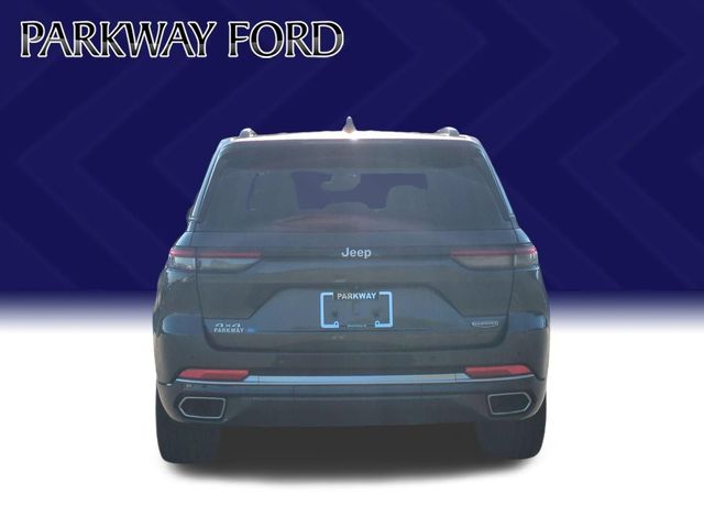 Used 2024 Gray Jeep Summit Reserve image 4